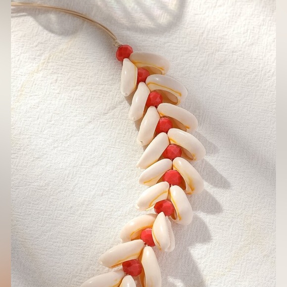 Seashell Necklace - Picture 3 of 4